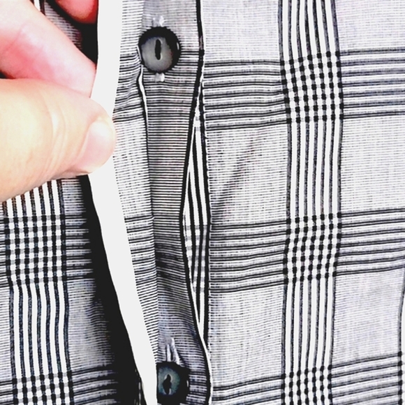 Foxcroft Grey Cotton Plaid Non-Iron Fitted Shirt - Size 10P - Picture 5 of 7